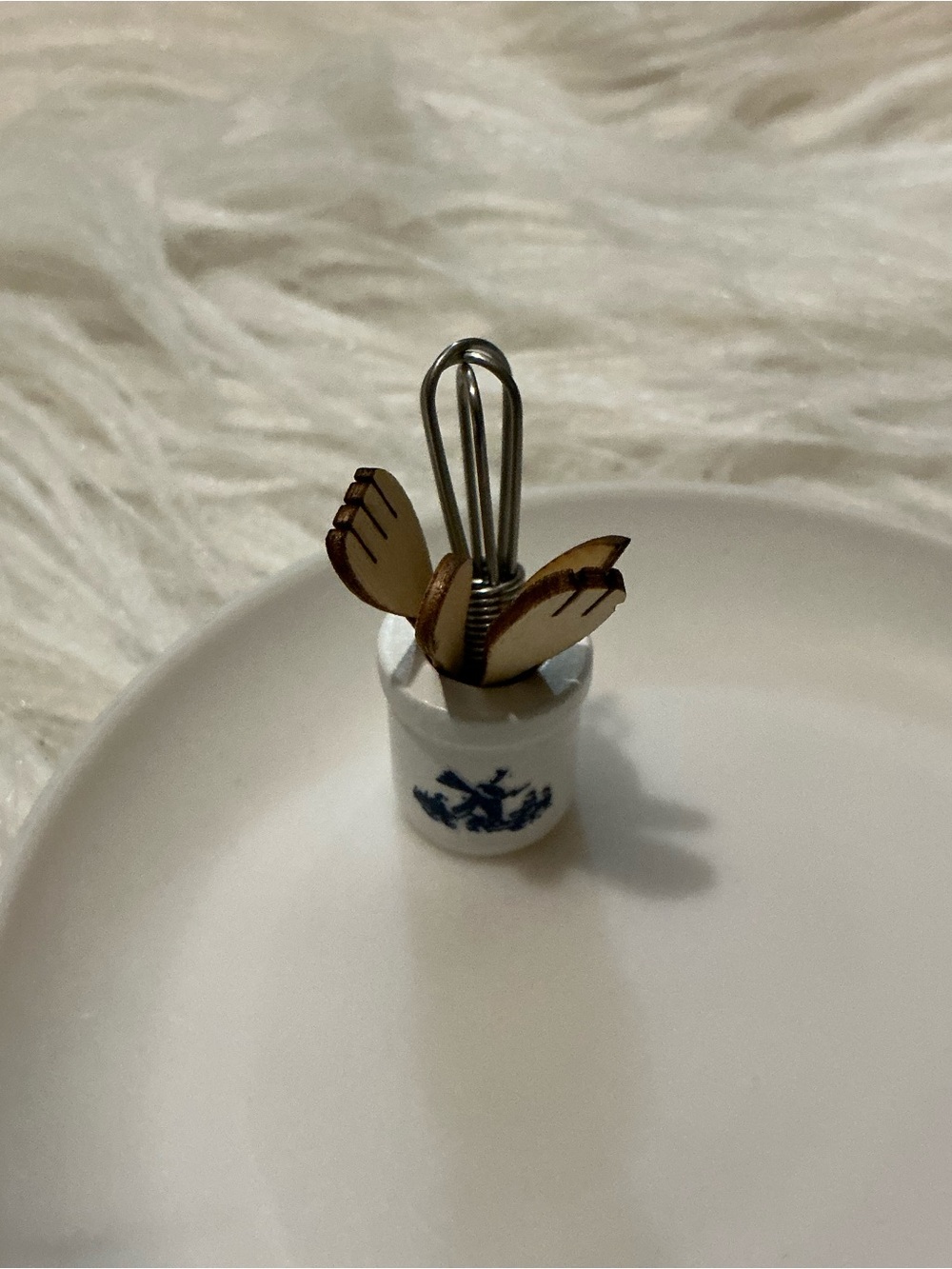 Mini kitchen canister with cooking/baking utensils dollhouse accessories